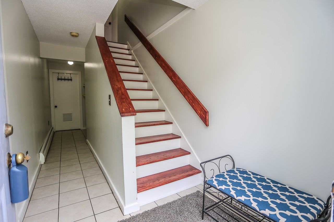 233 Valley W Way - Photo 2 of 31