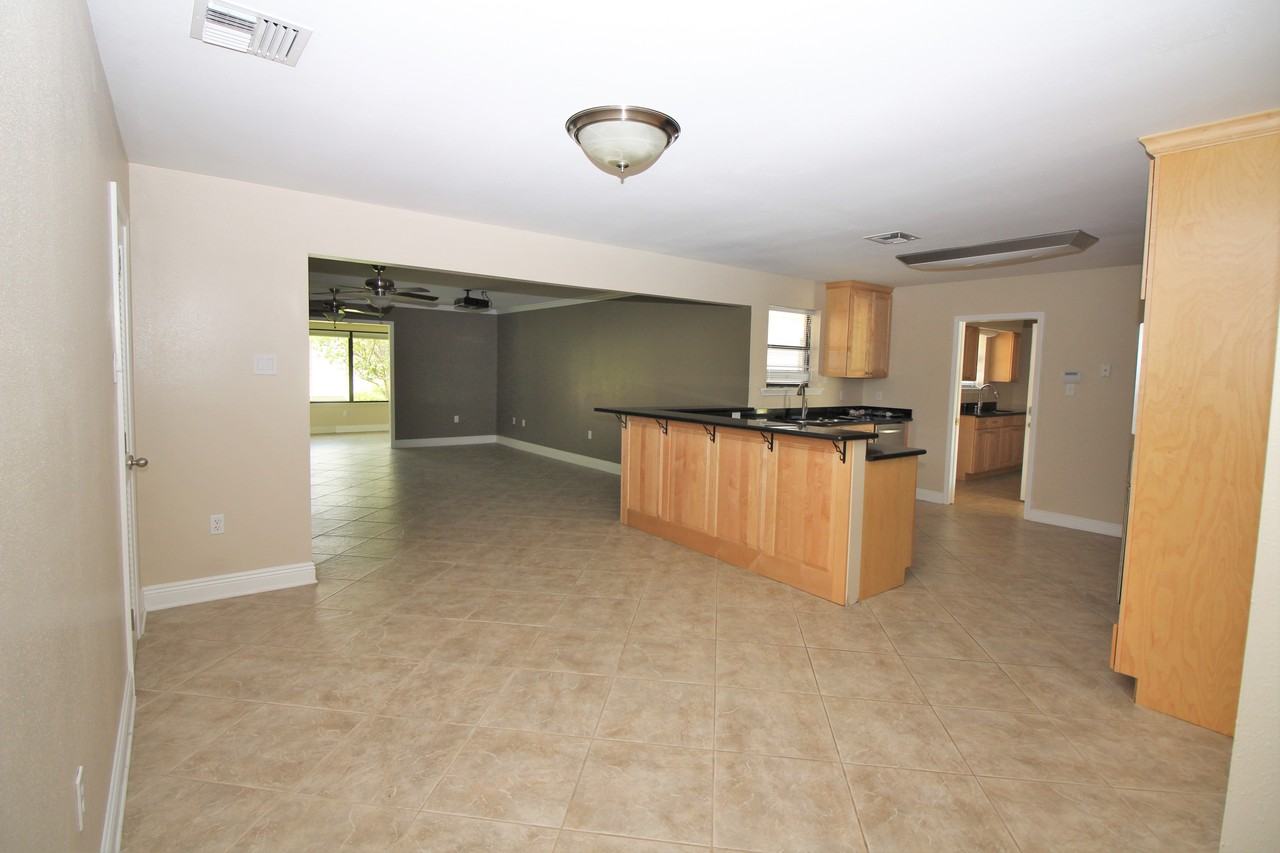 105 Ollie Dr - Photo 2 of 18