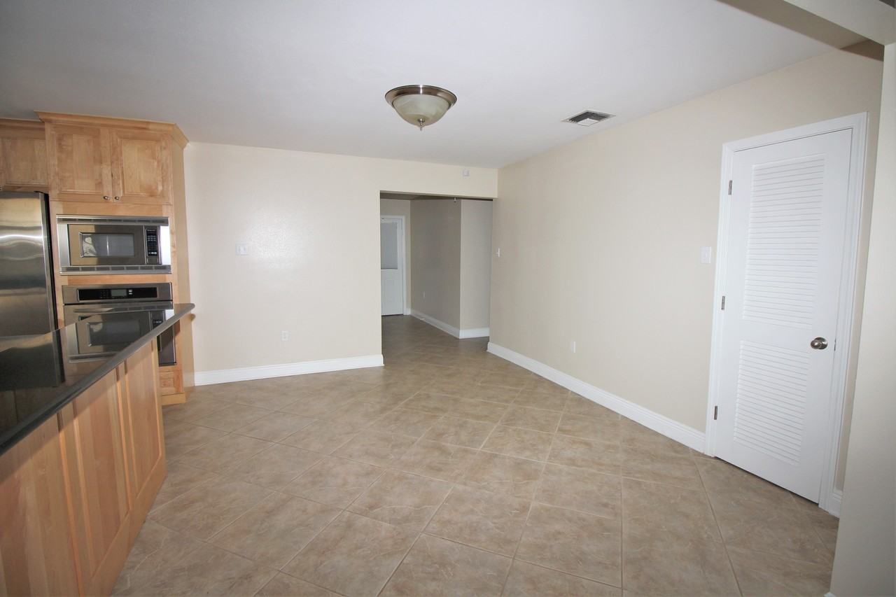 105 Ollie Dr - Photo 3 of 18