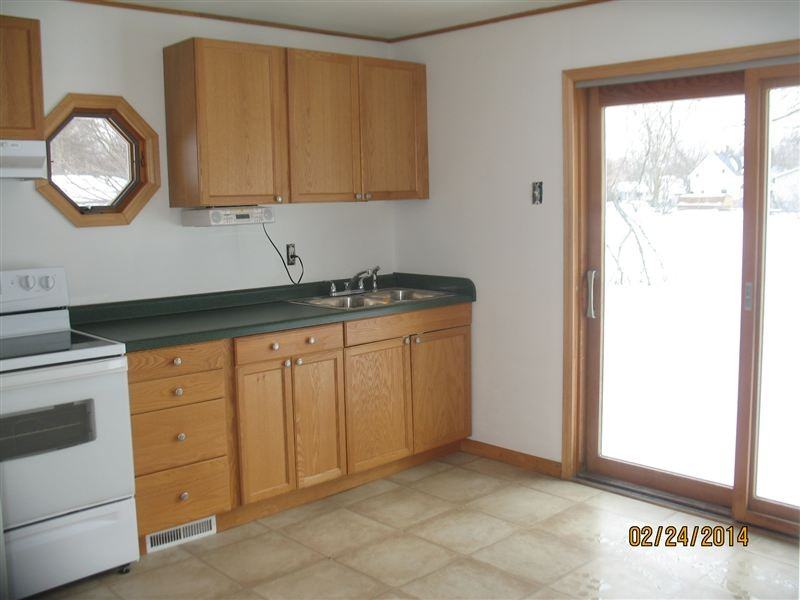 327 John St - Photo 2 of 8