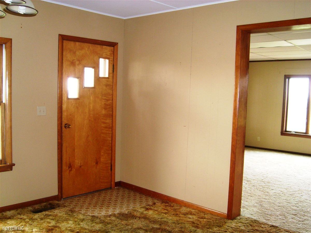 7840 Tuttle Rd - Photo 3 of 10