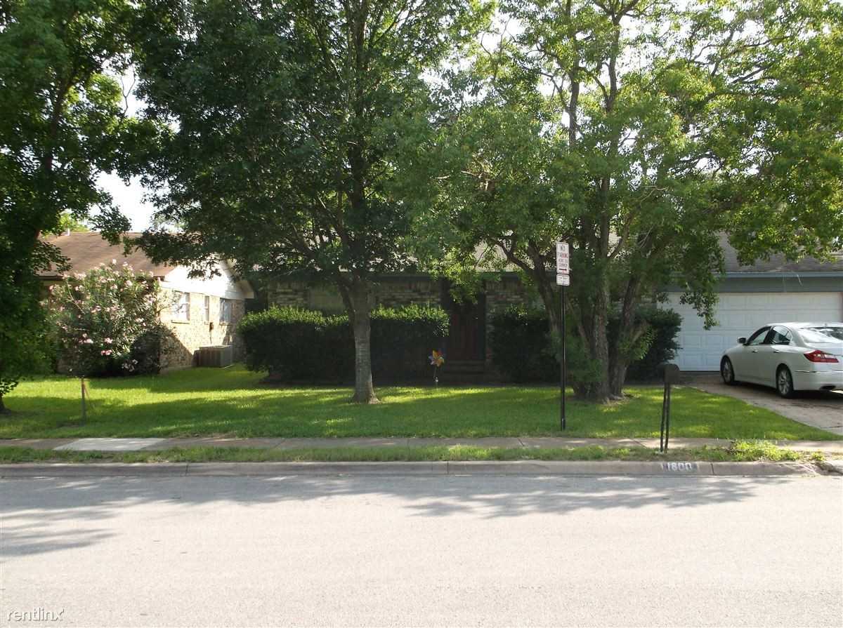 1800 Langford St - Photo 2 of 10