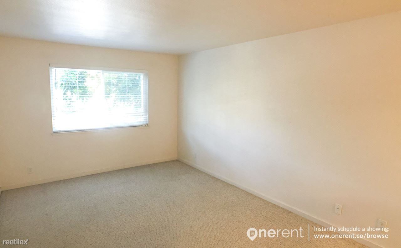 1315 A St - Photo 3 of 21