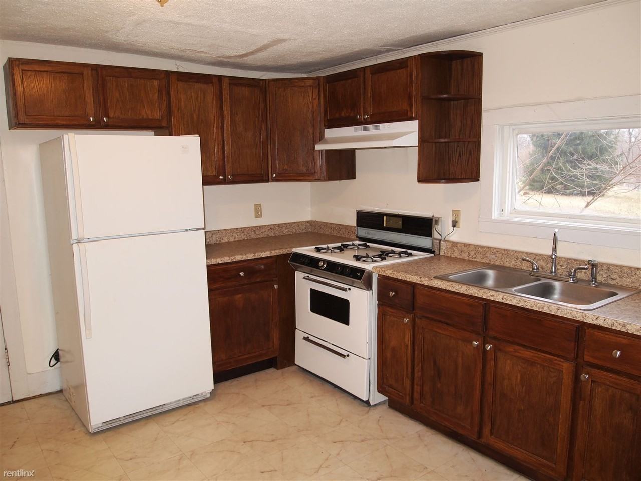 145 Griswold St - Photo 2 of 9