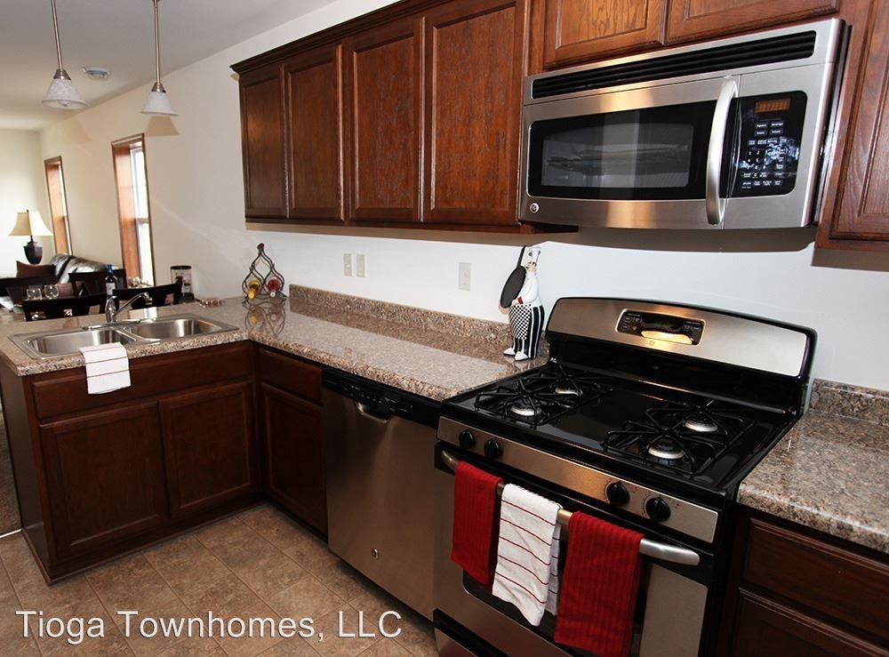 12th and Elm Street - Photo 3 of 18