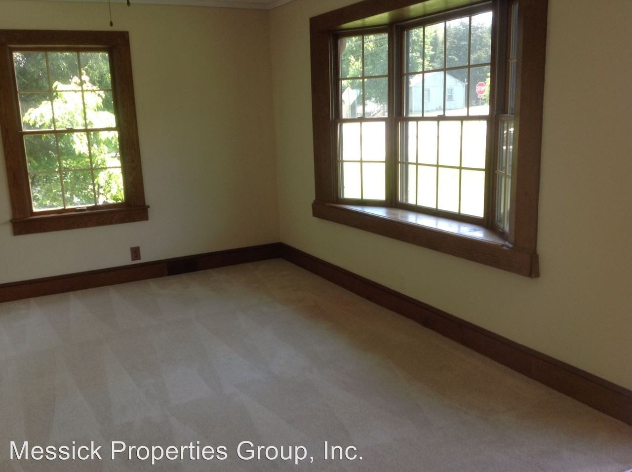 3303 Arlington Dr - Photo 3 of 8