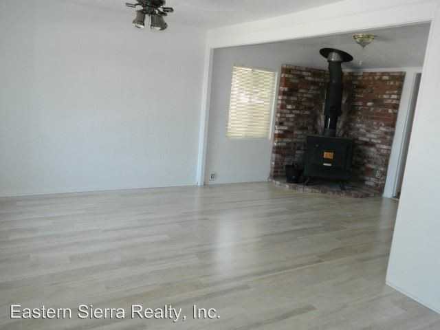 316 E Line St - Photo 3 of 4