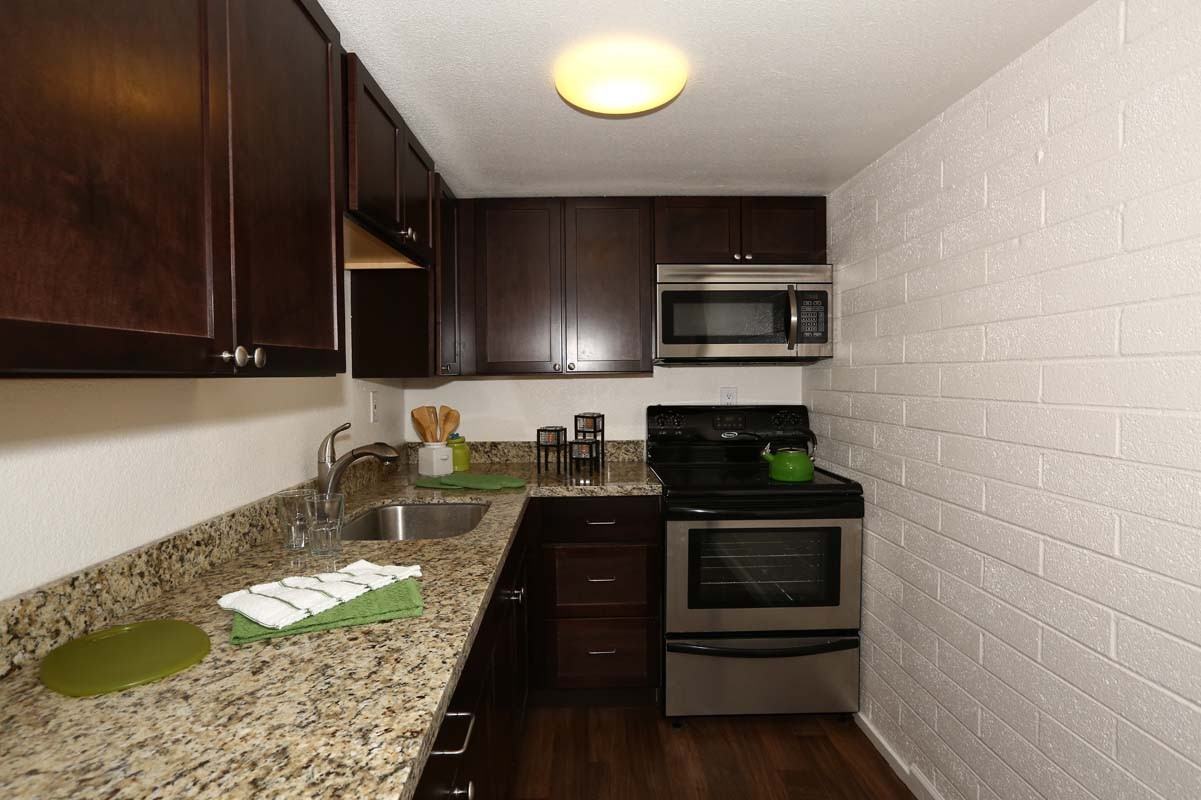 Lexington Court - Photo 3 of 22