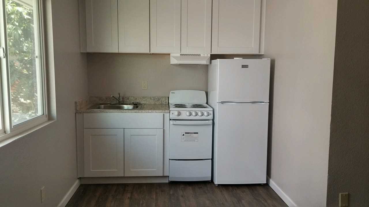 East Pointe Apartments - Photo 3 of 4