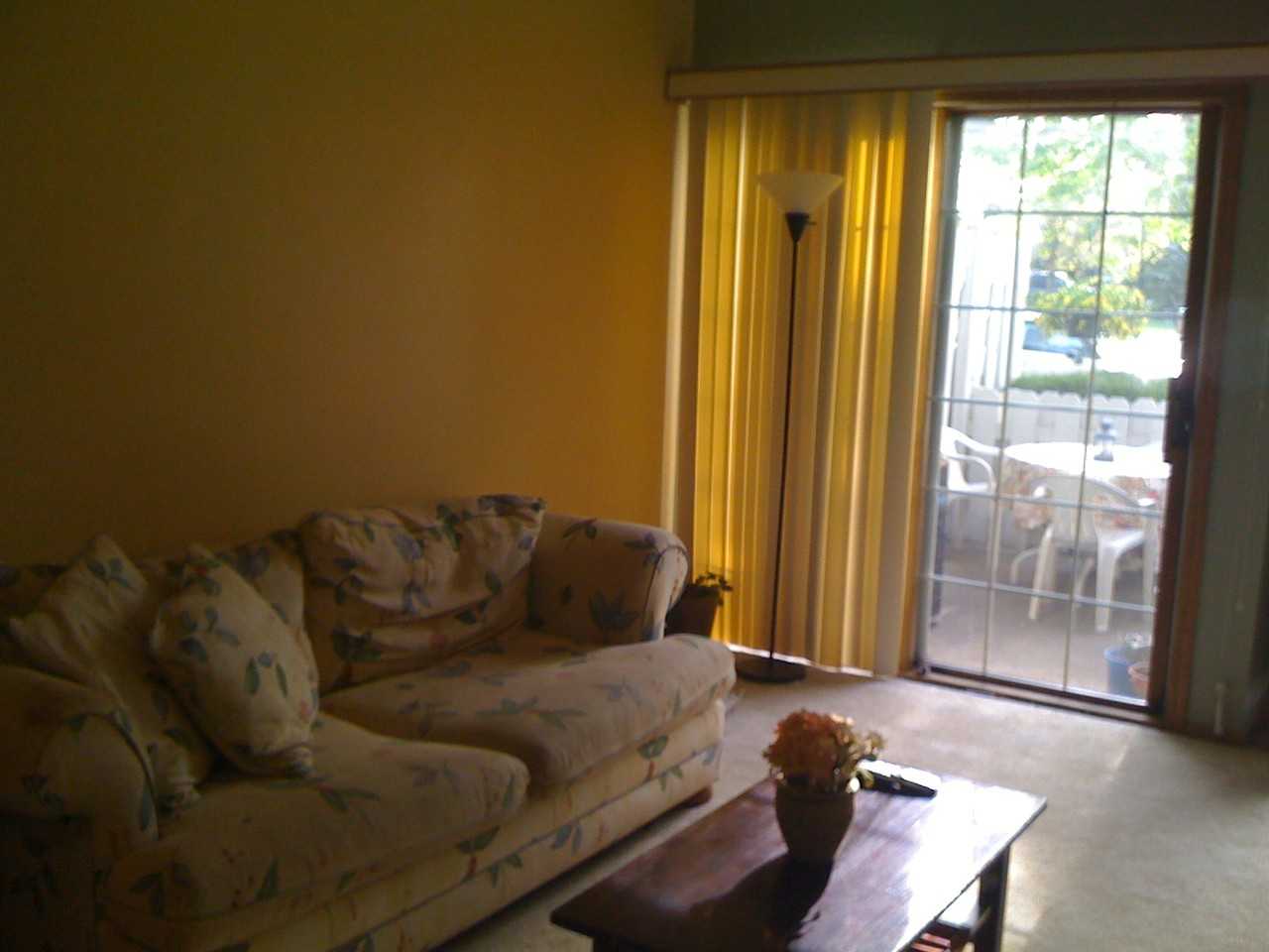 2569 Lockwood Dr - Photo 3 of 5