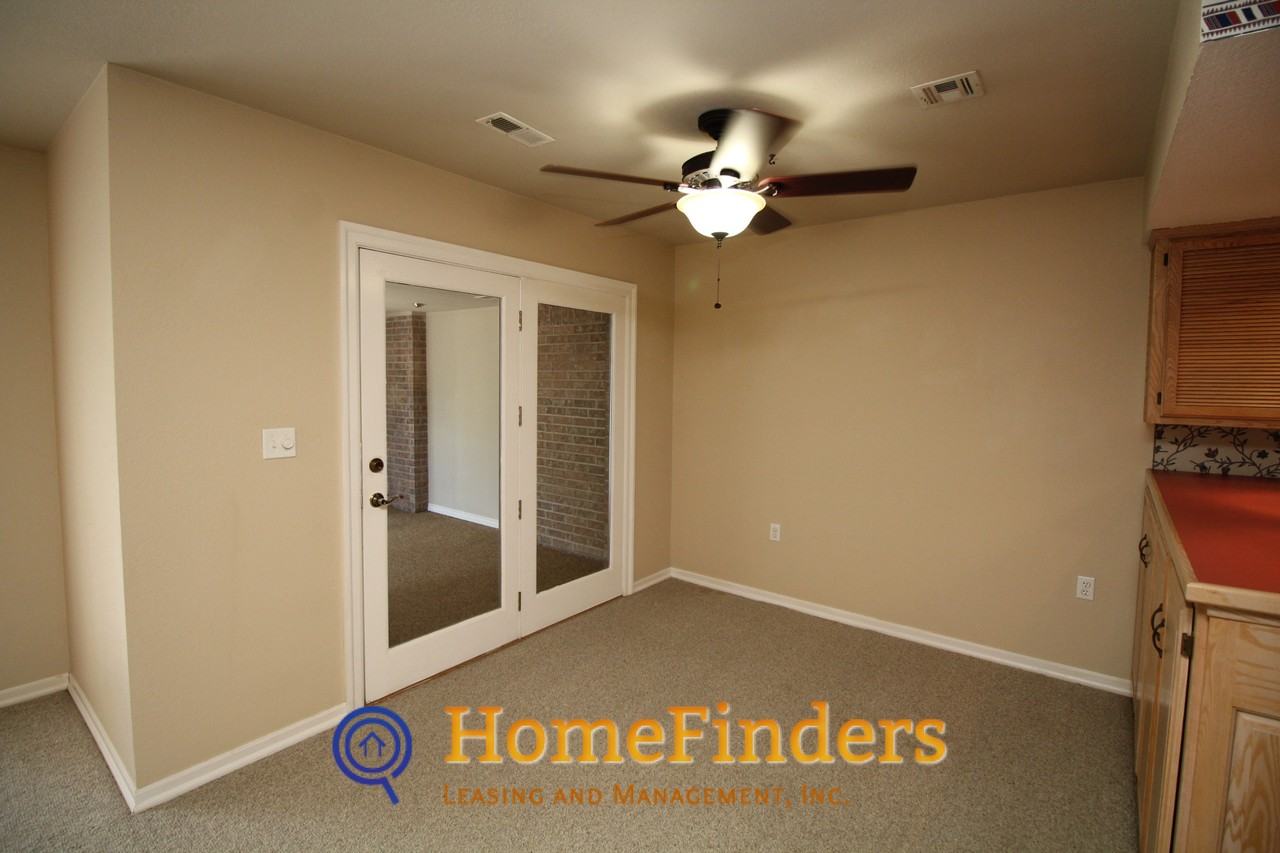 3428 N Ironwood Ave - Photo 3 of 16