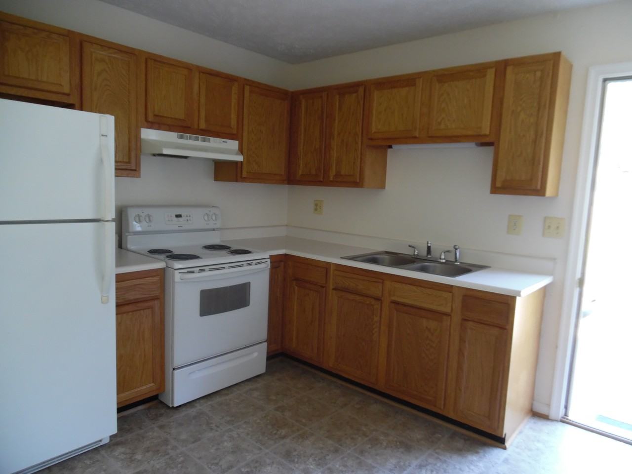 9569 Roys Ln - Photo 2 of 12