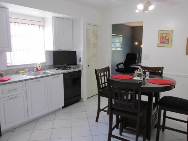 10573 Greenbriar Court - Photo 3 of 5