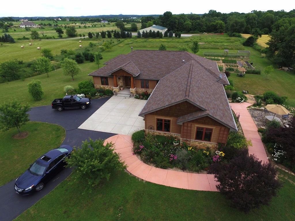 730 Glen Erin Dr - Photo 2 of 11