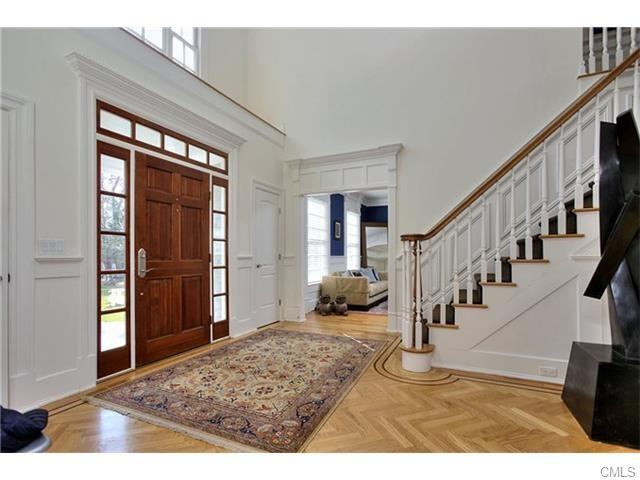 38 Maple Ave S - Photo 2 of 25