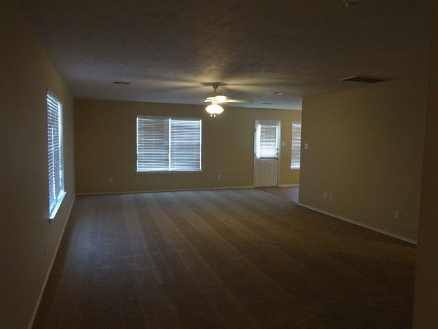 4407 Crossvine Ave - Photo 3 of 10