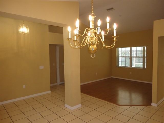 2422 Deerbrook Dr - Photo 3 of 12