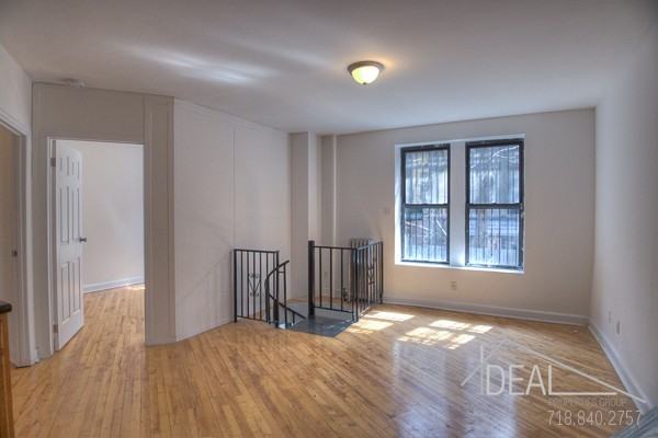 5th Avenue & 6th Avenue #44