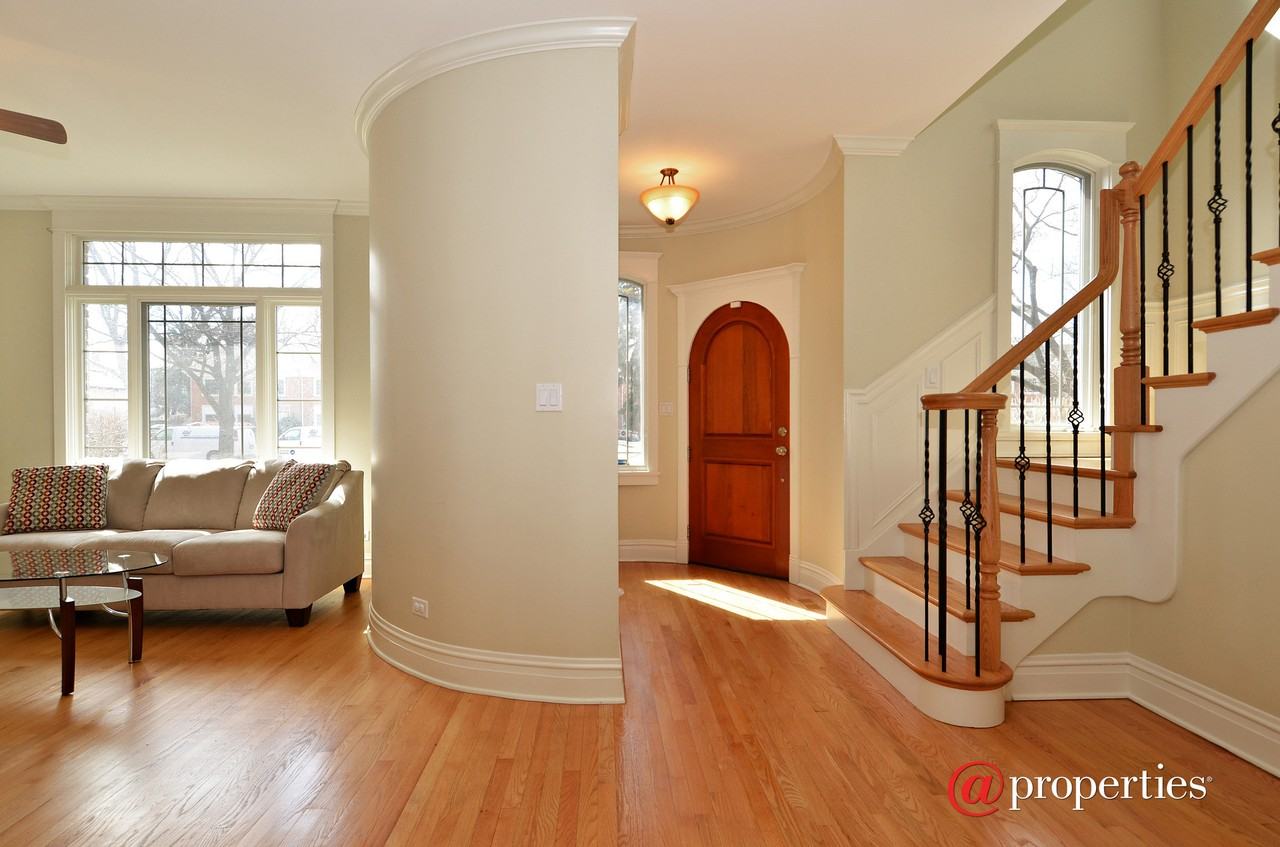 336 Greenleaf Ave - Photo 2 of 26