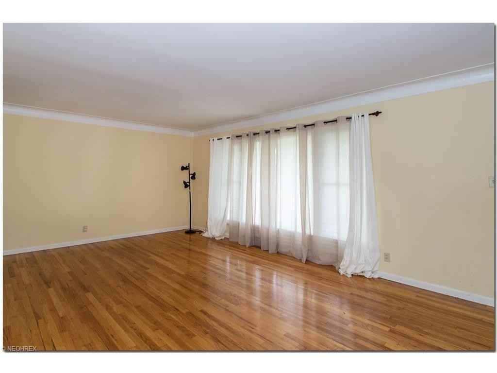 23811 Woodway Rd - Photo 3 of 30