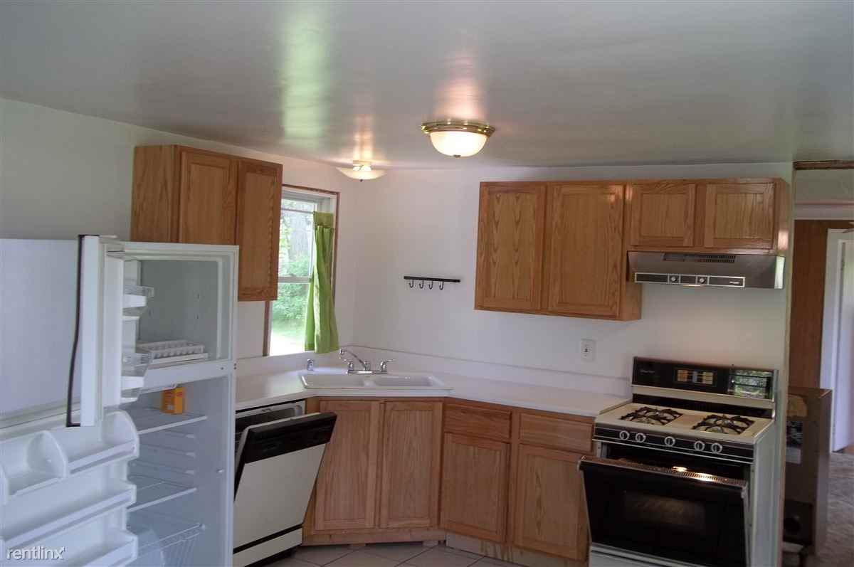 11515 Sarle Rd - Photo 2 of 9