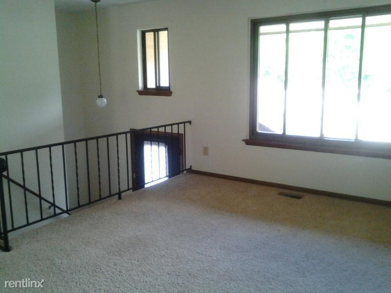 2918 Trudy Ln - Photo 3 of 11