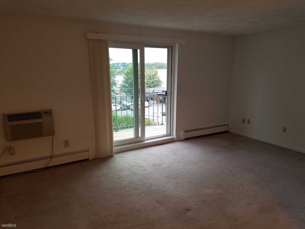 7 Meridian St - Photo 3 of 9