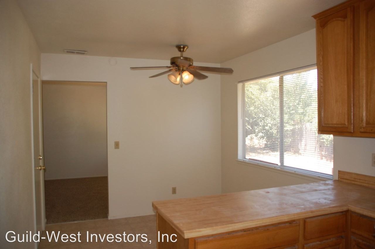 103 Estates Dr #B - Photo 3 of 9