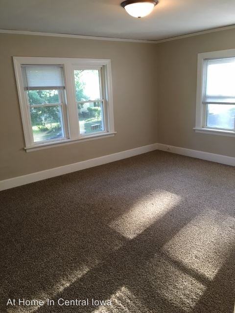 2603 E Walnut St - Photo 2 of 9