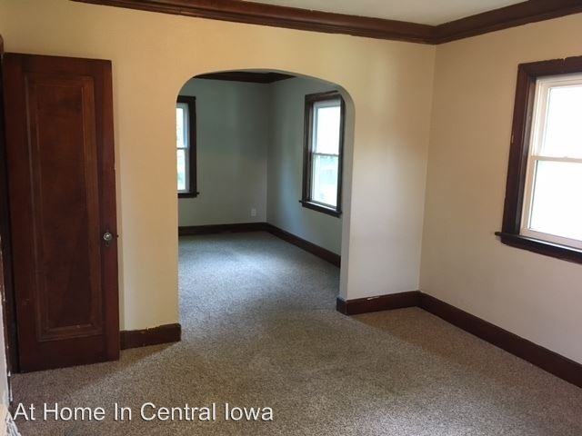 2603 E Walnut St - Photo 3 of 9