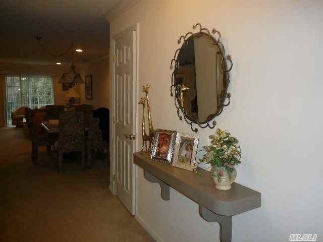 1083 Savoy Dr - Photo 3 of 9