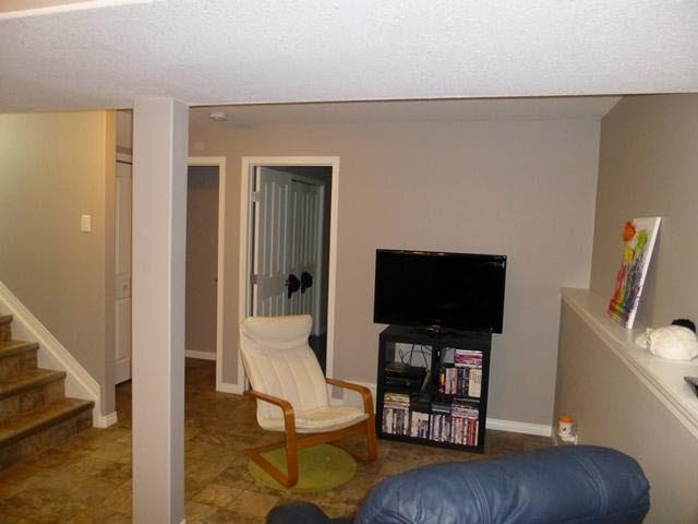 114 26 St - Photo 2 of 7