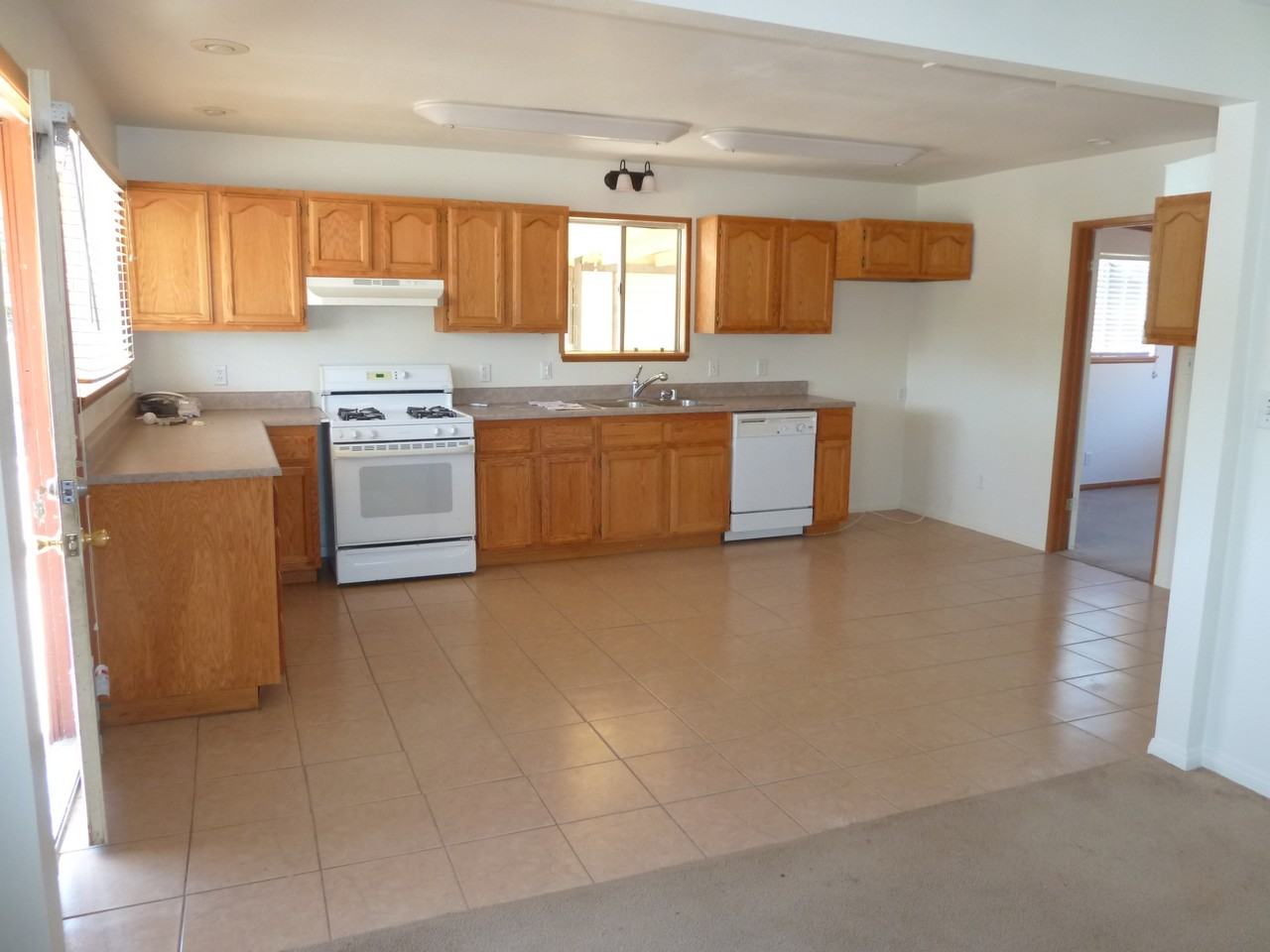 42303 52nd St W - Photo 3 of 12