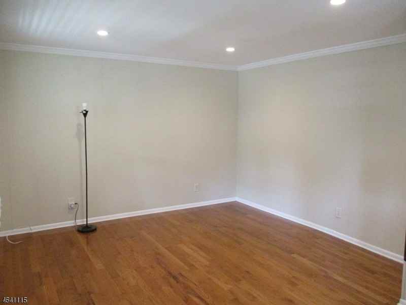 59 Summit Ave - Photo 3 of 11