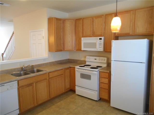 207 Azteca Dr - Photo 2 of 19