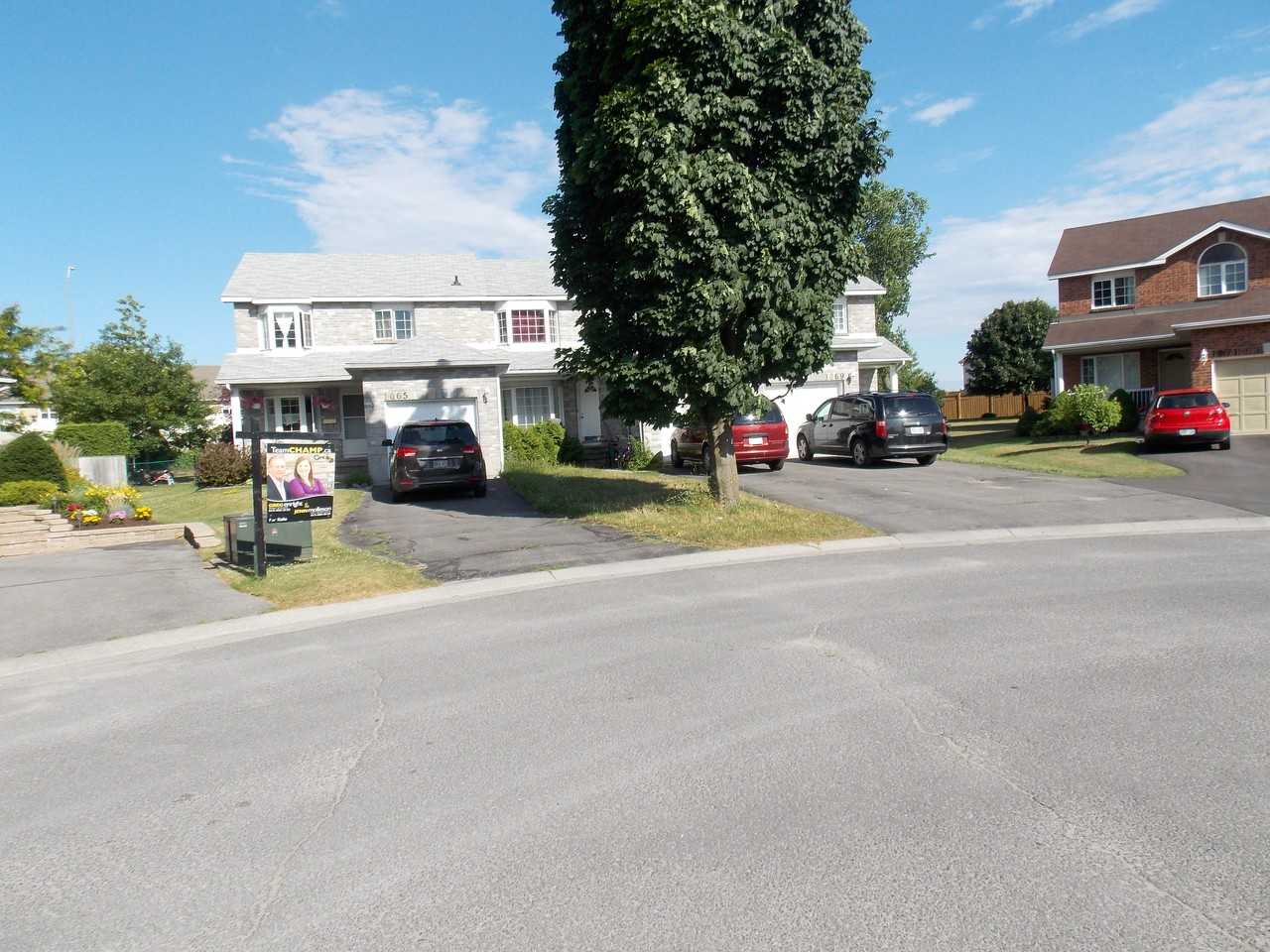 1067 Featherstone - Photo 2 of 2