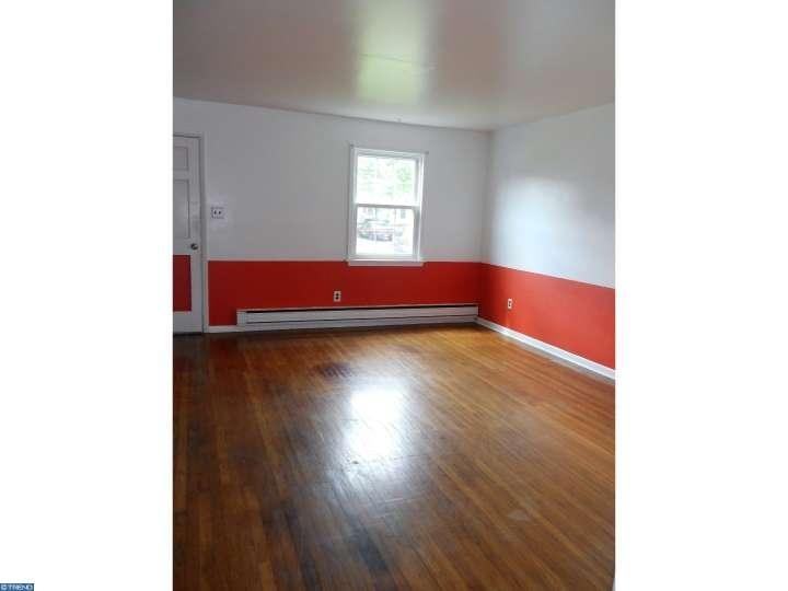 136 Jay St - Photo 3 of 16