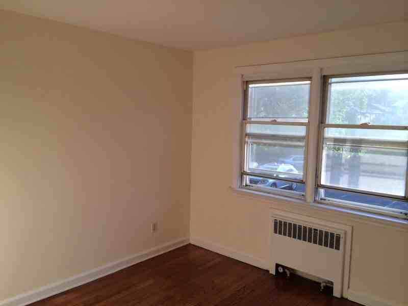 331 Carroll St - Photo 3 of 7