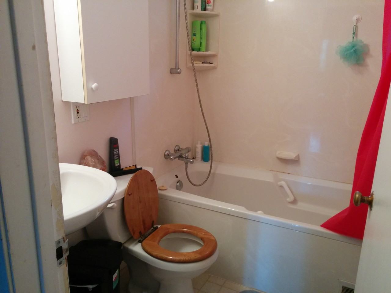 11126 71 ave - Photo 3 of 9