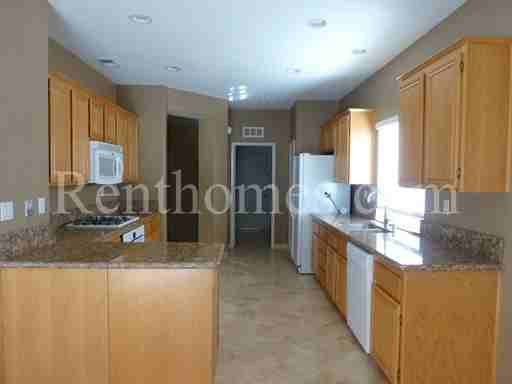 1238 N Creekside Dr - Photo 2 of 39