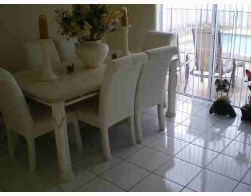 16148 Southwest 138th Place - Photo 3 of 8