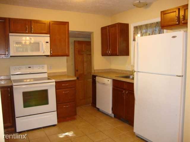 1785 Hamilton Rd - Photo 3 of 9