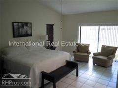 10061 NW 13th St - Photo 3 of 11