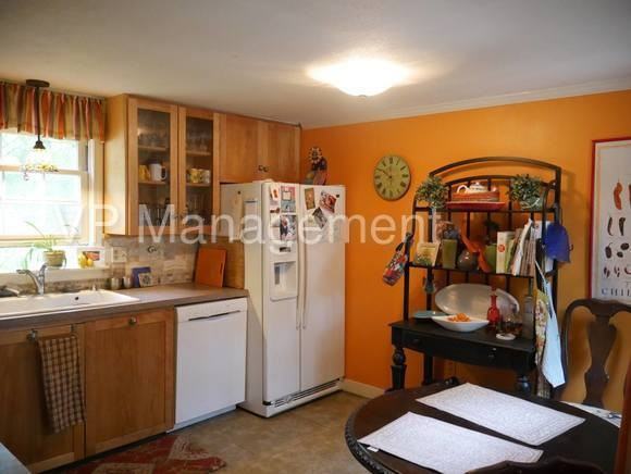 19 Lake St - Photo 2 of 8