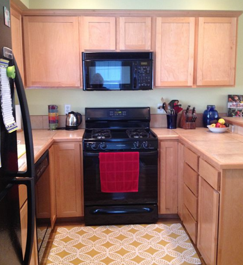 8835 Stone Ave N - Photo 2 of 18