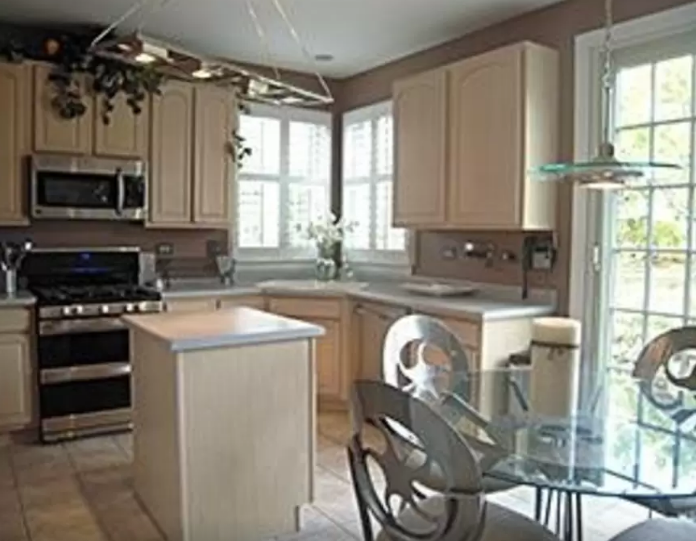 1695 Charles Ct - Photo 3 of 11