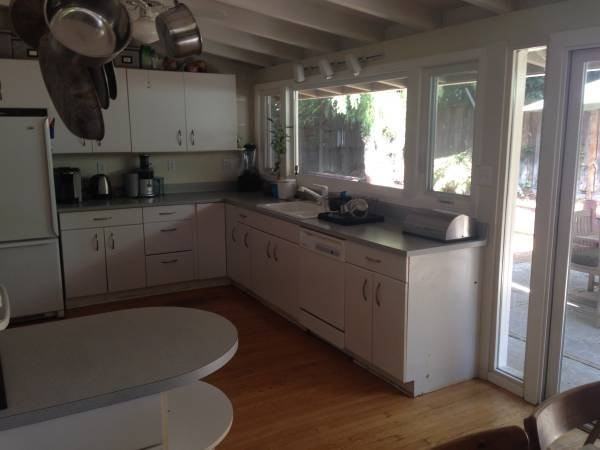 221 Lassen Ave - Photo 2 of 6
