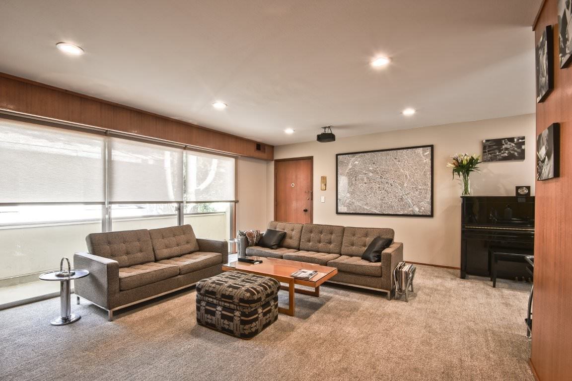 528 Everett Ave - Photo 2 of 10