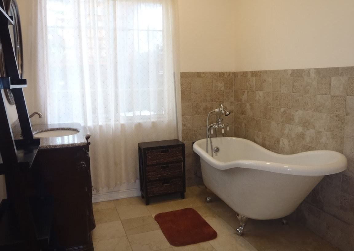 1526 48th Ave - Photo 3 of 7