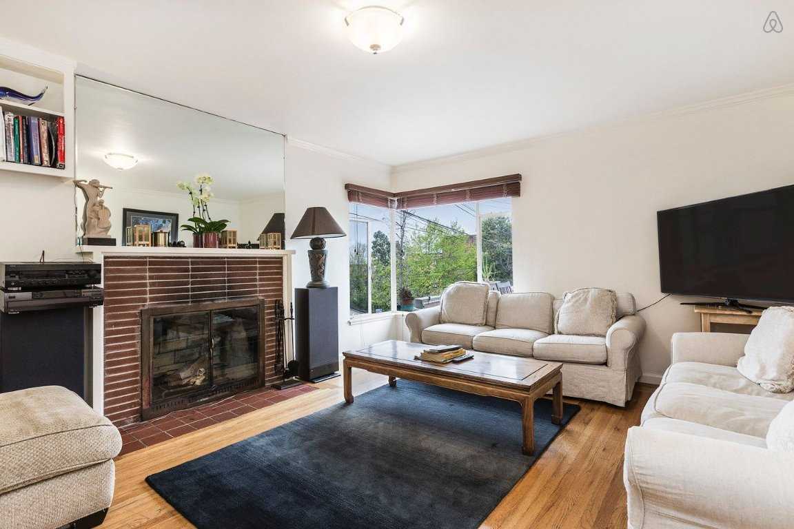 1735 Spruce St - Photo 3 of 25